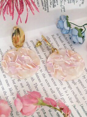Fashion Women Pink Resin Drop Earrings with Gold Plated Stud for Party Wear